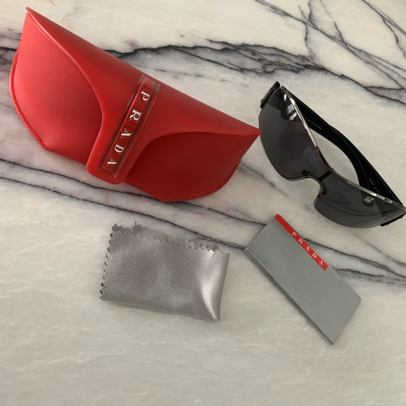 Prada Men’s sunglasses - Picture 1 of 2